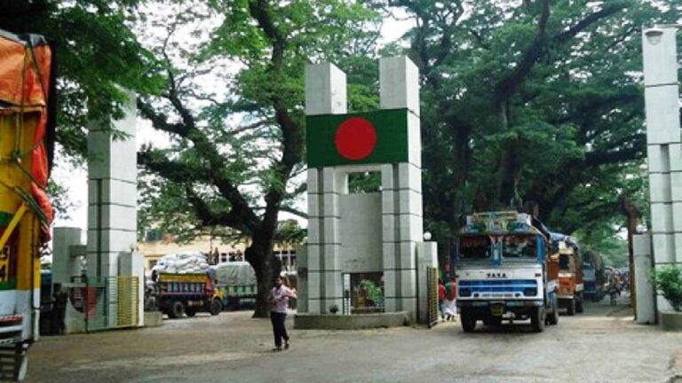 インドの輸入制限：ベナポールで36台のRMG製品を積んだトラックが足止めされる