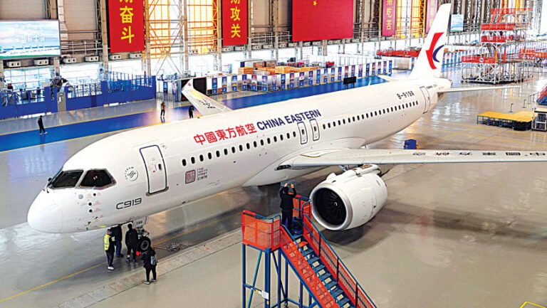 中国製航空機、海外での飛行に困難