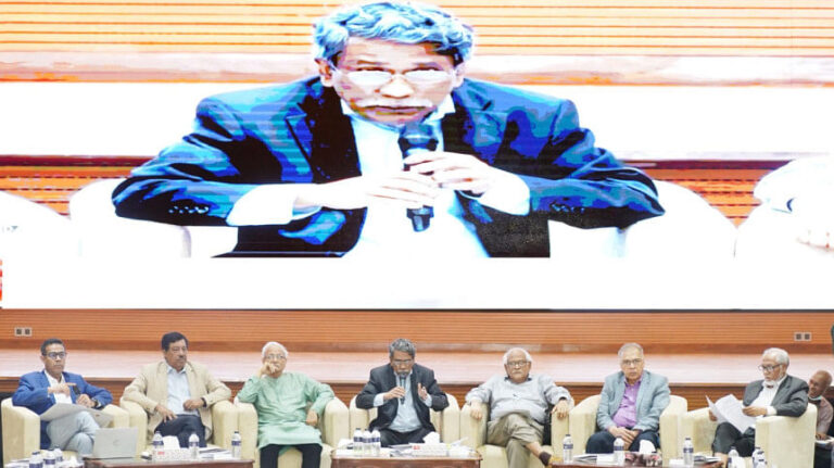 合意協議：委員会はNCCの提案を改訂し、多元主義を廃止