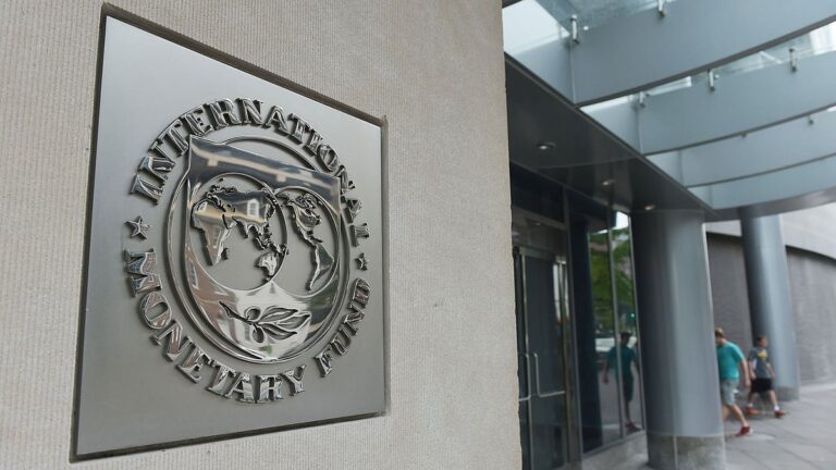 IMF融資実行後、バングラデシュの準備金が増加