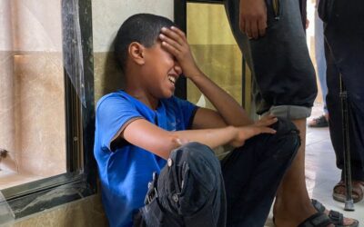 少なくとも27人が死亡、90人以上が負傷