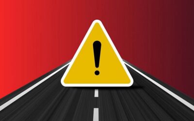 道路で母と娘を含む4人が死亡