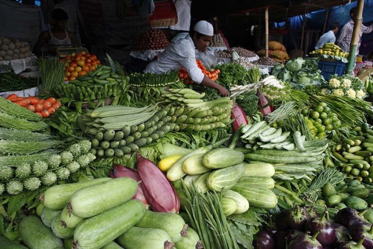 イード明けクルナで野菜価格が急騰