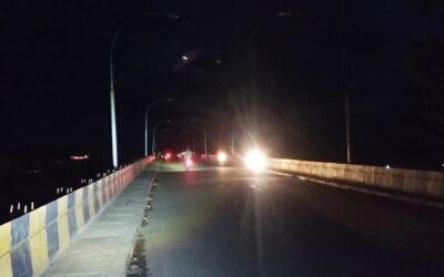 重要な橋は、数年間、夜間に照明が消えたままだった