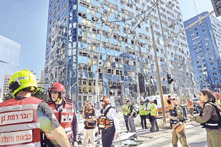 イスラエルがイランの核施設を攻撃、ミサイルがイスラエルの病院を破壊