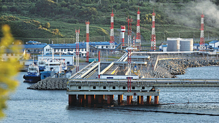 原油価格が65ドルを下回ると消費者には恩恵となるが、生産者には負担となる