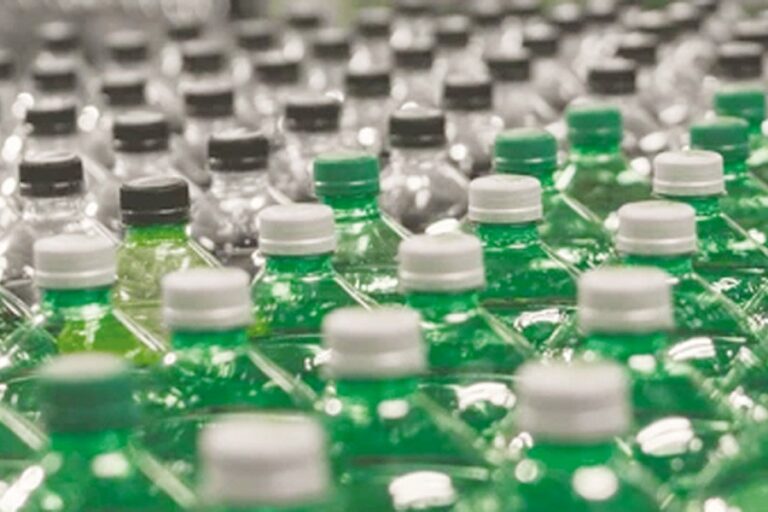 ガラス瓶にはプラスチックよりも多くのマイクロプラスチックが含まれている：研究