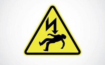 農夫が感電死