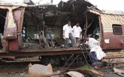 187人が死亡したムンバイ列車爆破事件で、裁判所は12人の男を無罪とした。