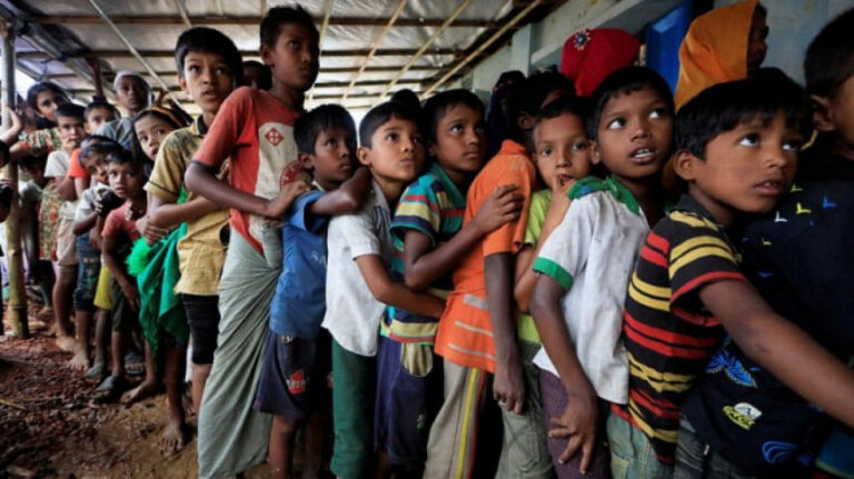 ロヒンギャ難民キャンプの教育は混乱状態