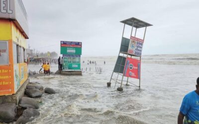コックスバザールの海岸線を荒廃させる潮汐による浸食