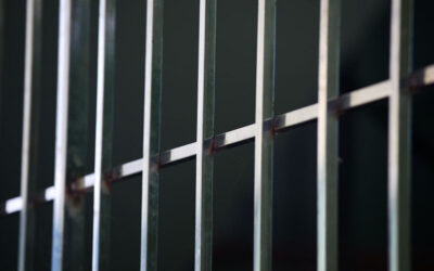 10歳少女強姦容疑で2人が刑務所へ