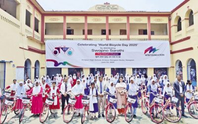 MTB財団が「Swapno Sarathi」自転車を女子学生に配布