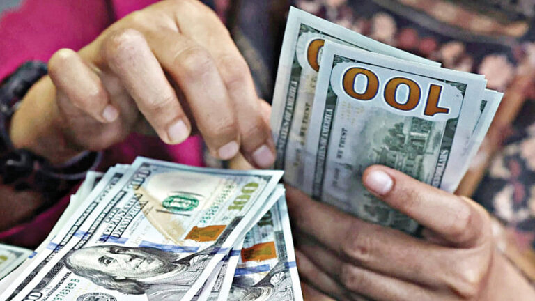 ドルは数年ぶりの安値付近で推移