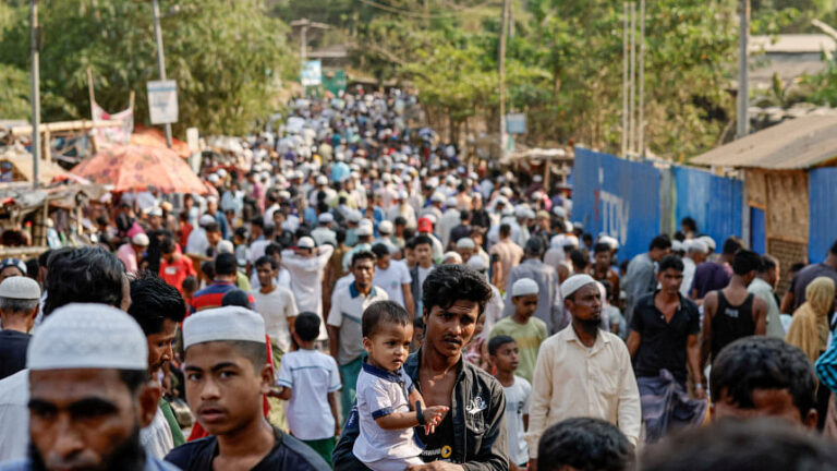 ロヒンギャの流入は18ヶ月で15万人に達する