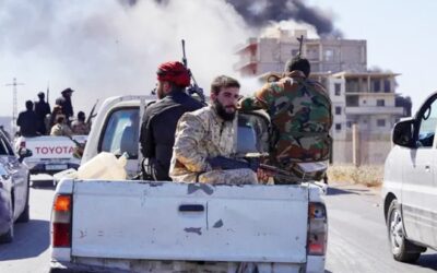 イスラエル、宗派間の衝突後、ドゥルーズ派の都市に進入するシリア軍を爆撃