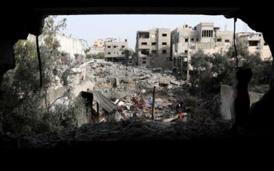 イスラエルの航空機と戦車がガザ地区を激しく攻撃