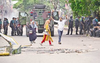 全国的な夜間外出禁止令にもかかわらず衝突で少なくとも37人が死亡