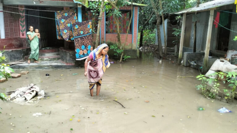 ファリドプル・サダール郡：パル・パラで4か月に及ぶ浸水の悲惨な状況