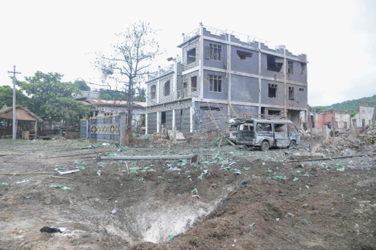 ミャンマー軍事政権が反政府勢力支配下の鉱山拠点を空爆、13人死亡