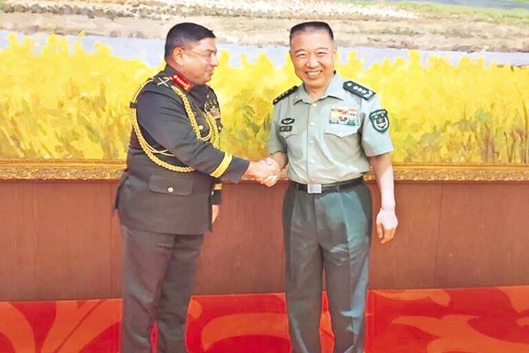陸軍司令官が中国から帰国