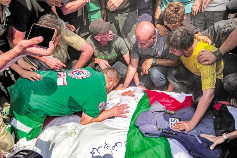 イスラエル軍がガザ地区のアルジャジーラテントを攻撃、6人死亡