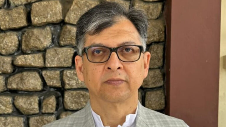 国民は結束して選挙妨害の試みに抵抗