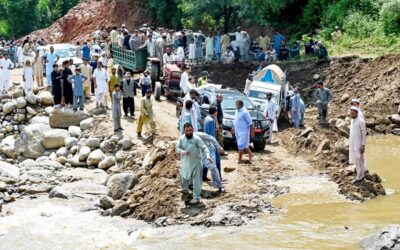 パキスタン北西部の洪水で150人以上が行方不明