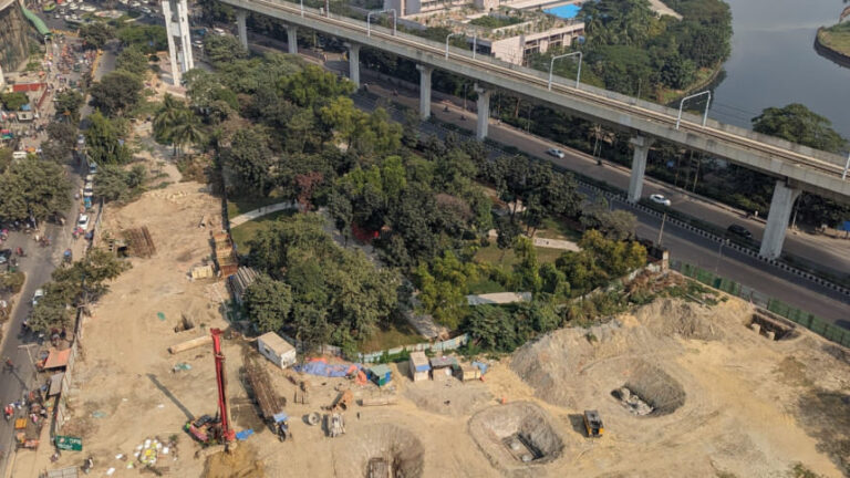 高架高速道路：パンタクンジャ公園のハティルジールにおけるランプ建設を中止