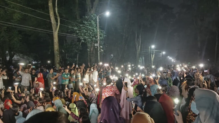 学生抗議の中、RU は「病棟割り当て」を停止