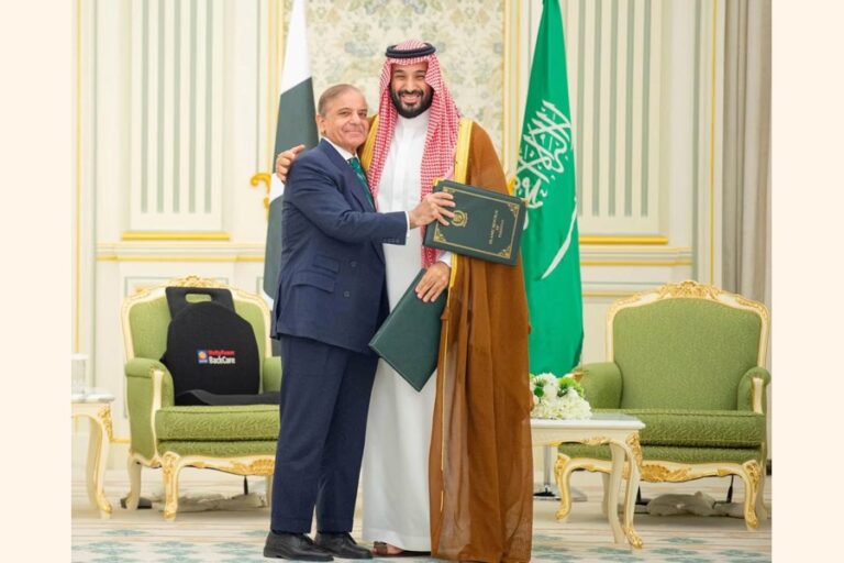パキスタン、南アフリカに核の傘を拡大