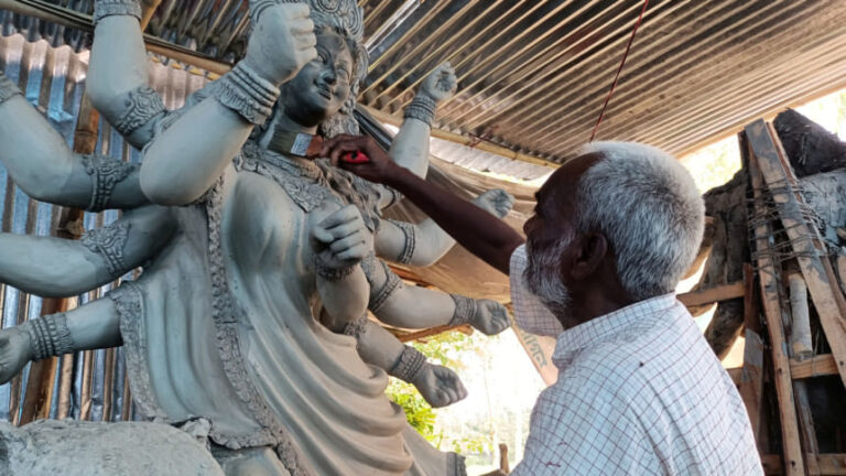 材料費の高騰でアイドル職人が苦境に立たされる