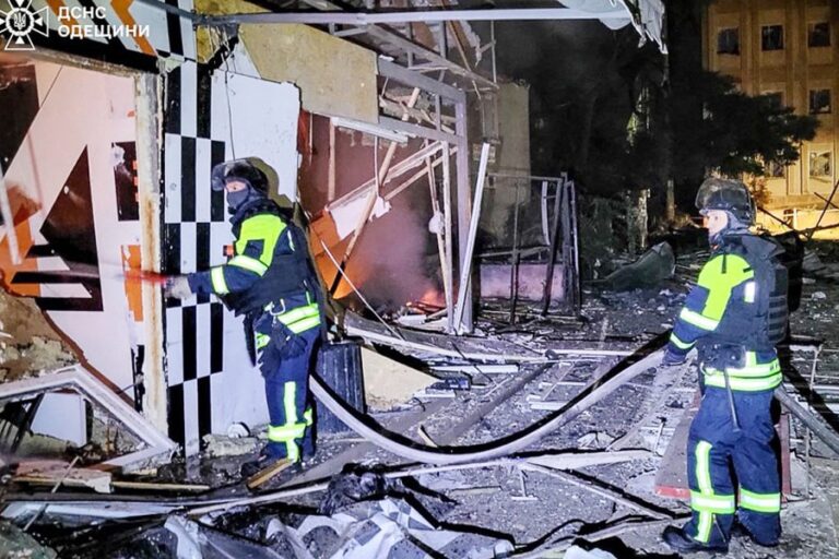 ロシアの攻撃でウクライナで2人死亡、ドローンがモスクワを標的に