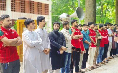 RUシビル、キャンパス閉鎖に抗議して人間の鎖を形成