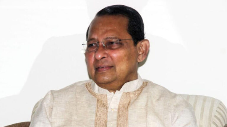 7月の残虐行為：イヌ氏、人道に対する罪で起訴