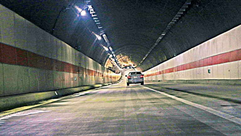 カルナフリトンネルで定期メンテナンスが始まる