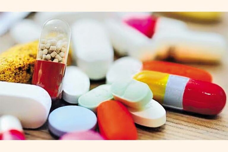 トランプ大統領がブランド医薬品に100%の関税を課したことを受け、アジアの製薬株が下落