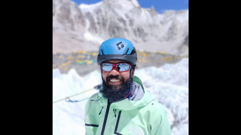 ババール氏、酸素ボンベなしでマナスル山頂（標高8,000メートル）登頂