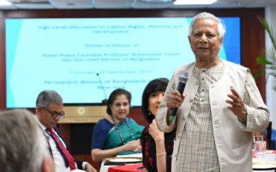 ユヌス氏、選挙前に労働改革を誓う