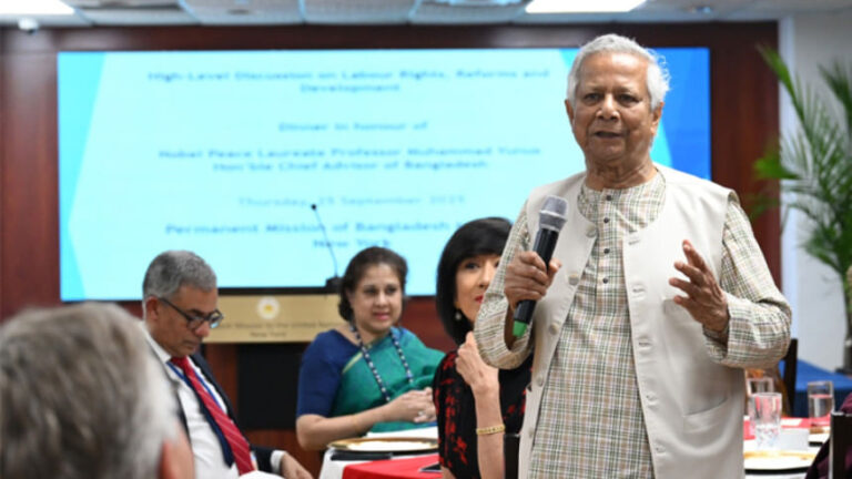 ユヌス氏、選挙前に労働改革を誓う