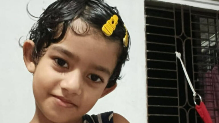 行方不明の少女の遺体が隣人の浄化槽で発見される