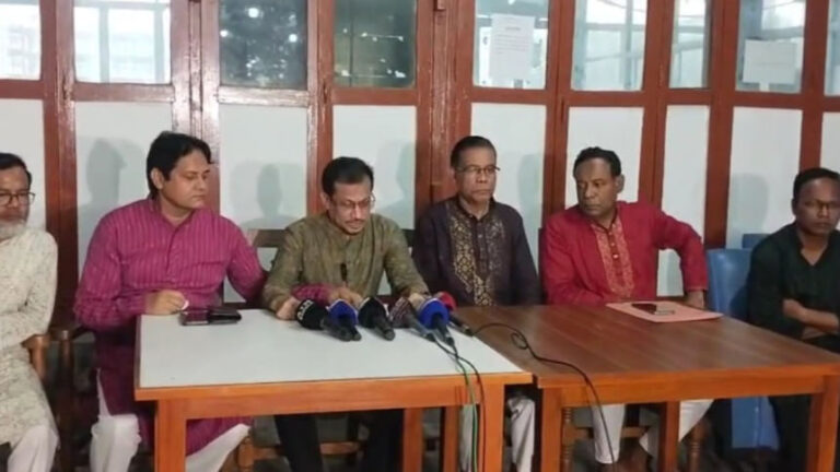 ラジシャヒ大学の教員らが閉鎖措置を一時停止、襲撃者の退去を要求