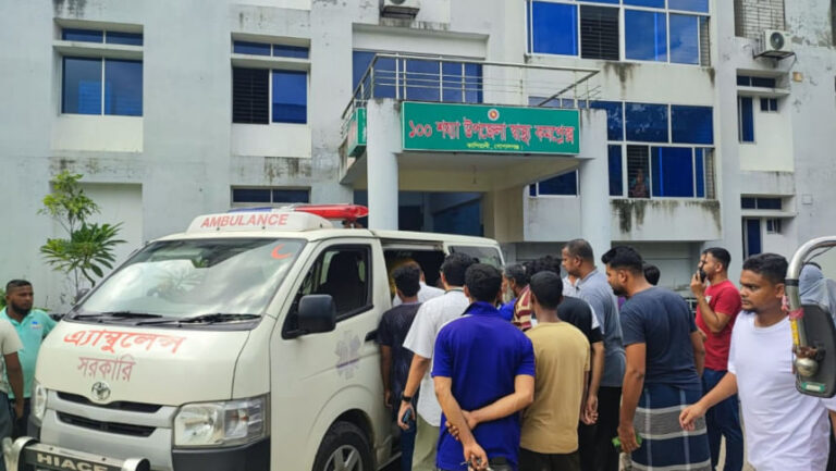 ゴパルガンジの交通事故で4人死亡