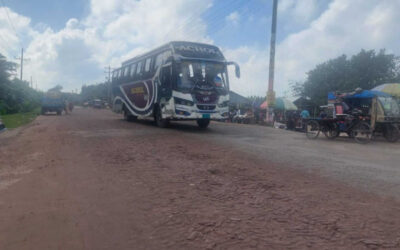 クシュティア・ハイウェイ：主要道路に穴だらけ