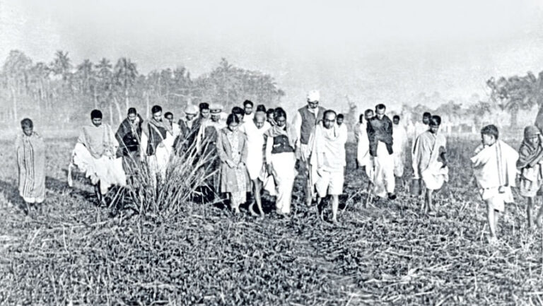 ノアカリにおけるガンジーの調和の探求