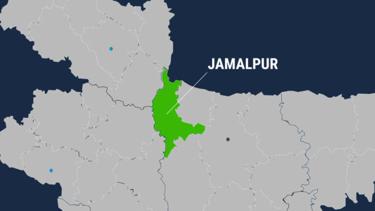 ジャマルプルで走行中の列車から転落し乗客が死亡