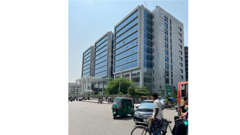 政府はNBR改革委員会を突然解散