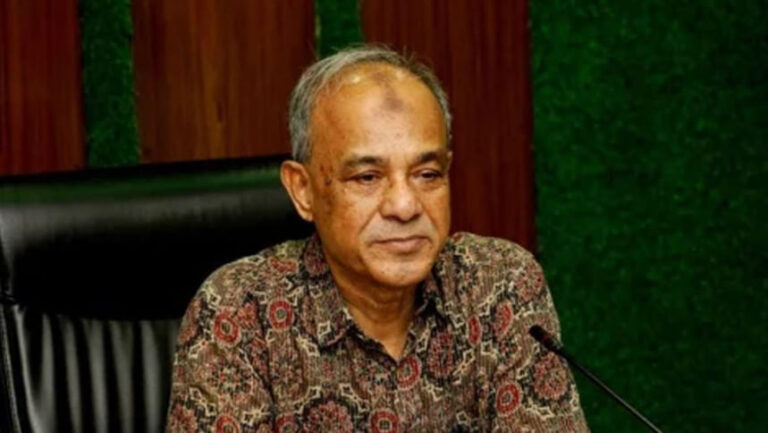 丘陵地帯の暴力の背後には隣国とファシスト