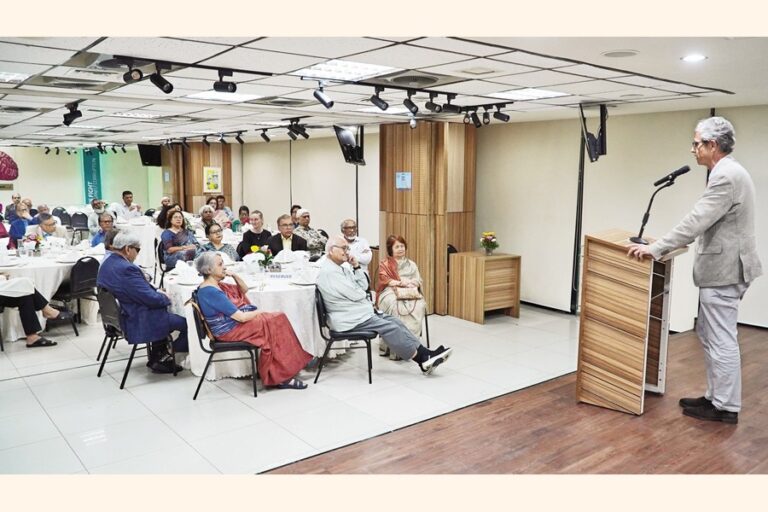 バングラデシュには「新しい民主主義」を築く歴史的な機会がある