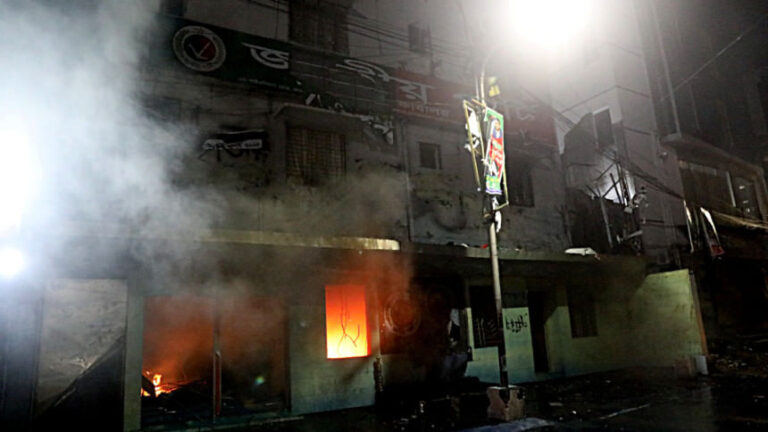 JP本社が再び放火される